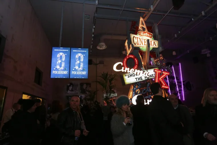 I NA&Scaron;E DAME ODJENULE CRNO: Ana Majhenić pokazala isklesano tijelo u kožnim hlačama na premijeri 'Osmog povjerenika'