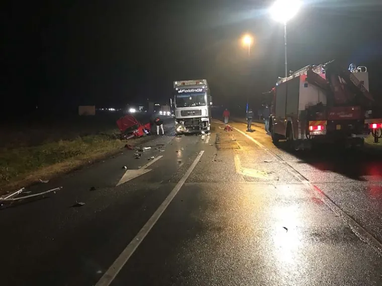 STRAVIČNA NESREĆA KOD OSIJEKA: U sudaru kamiona i automobila poginulo dijete