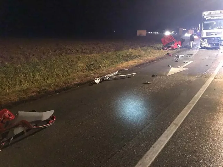 STRAVIČNA NESREĆA KOD OSIJEKA: U sudaru kamiona i automobila poginulo dijete