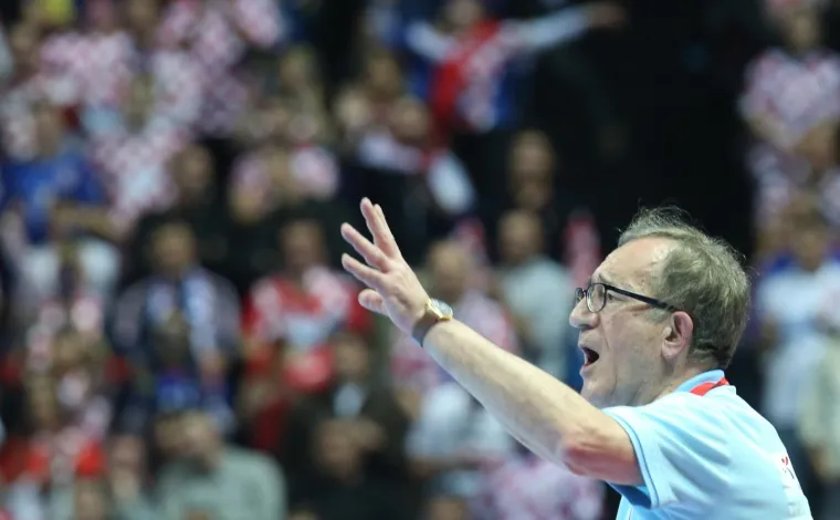 VELIKA FOTOGALERIJA S OKR&Scaron;AJA HRVATSKE I SRBIJE: Spaladium Arena gorjela, ali jedna je scena postala razlog za brigu