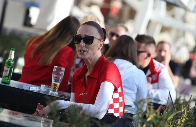 ATMOSFERA SE ZAHUHTAVA: Kockice su ponovno hit, grad pod Marjanom zahvatila euforija