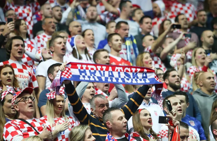 OVAKO SE BODRI HRVATSKA: Navijači pristigli sa svih strana odveli Kauboje do pobjede protiv Srbije