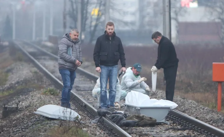 Oko 6.10 sati ujutro u centru grada do&scaron;lo je do naleta vlaka na mu&scaron;karca koji je na mjestu smrtno stradao. Radi se o starijem mu&scaron;karcu koji je hodao po pruzi na mjestu gdje nije označeno.