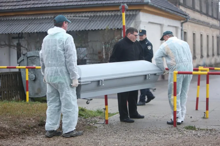 Oko 6.10 sati ujutro u centru grada do&scaron;lo je do naleta vlaka na mu&scaron;karca koji je na mjestu smrtno stradao. Radi se o starijem mu&scaron;karcu koji je hodao po pruzi na mjestu gdje nije označeno.