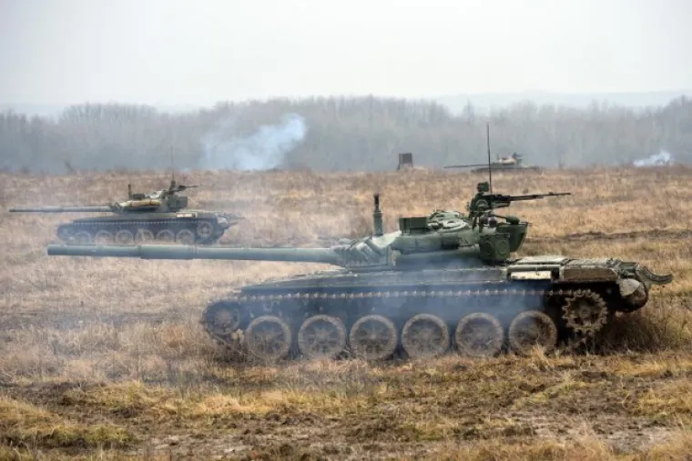 Uz zapovjednike postrojbi na vježbi su bili načelnik Stožera HRZ i PZO-a brigadir Mihael Križanec i načelnik Stožera Gardijske oklopno-mehanizirane brigade brigadir Dragan Pondeljak.