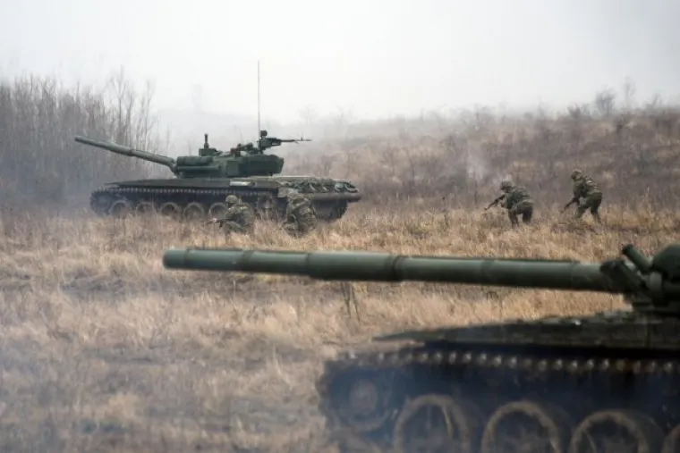 Na vježbi je pokazana velika razina interoperabilnosti zračnih snaga i kopnene vojske, ističe se u priopćenju. Istodobno je zavr&scaron;eno samoocjenjivanje druge razine pripadnika 2. hrvatskog kontingenta u sklopu njihovih priprema za Poljsku, gdje će sudjelovati u NATO-ovoj aktivnosti ojačane prisutnosti u borbenoj skupini pod zapovijedanjem SAD-a.