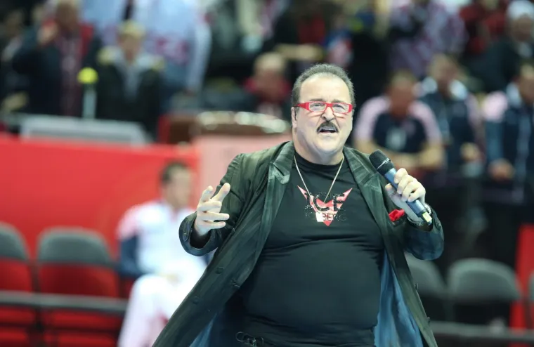 BROJNI SPORTA&Scaron;I I POLITIČKA ELITA NA TRIBINAMA: Peri&scaron;ić samo zbog Kauboja napustio bazu u Milanu