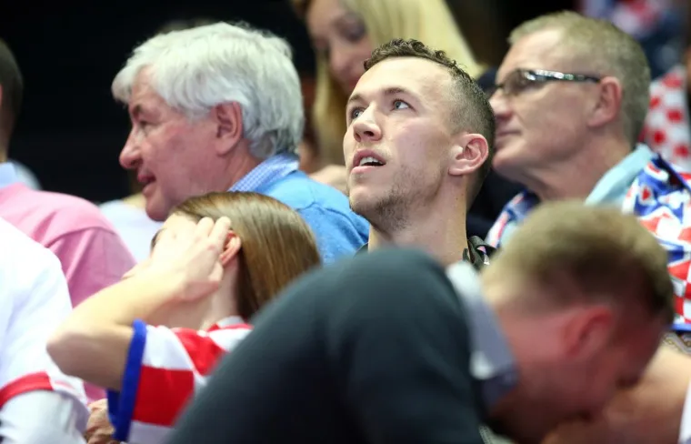 BROJNI SPORTA&Scaron;I I POLITIČKA ELITA NA TRIBINAMA: Peri&scaron;ić samo zbog Kauboja napustio bazu u Milanu