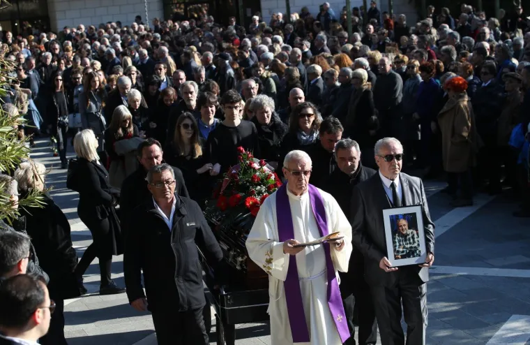 LUCIĆ ISPRAĆEN NA POSLJEDNJI POČINAK: Došli Šerbedžija, Bernardić, Pupovac... Dežulović održao emotivni govor: 'Nazvali bismo te rođenim bratom, ali...'