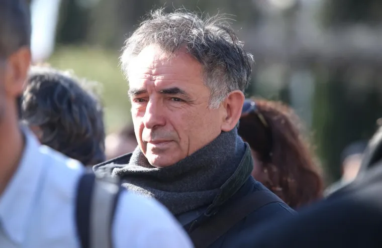 LUCIĆ ISPRAĆEN NA POSLJEDNJI POČINAK: Došli Šerbedžija, Bernardić, Pupovac... Dežulović održao emotivni govor: 'Nazvali bismo te rođenim bratom, ali...'