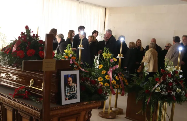 LUCIĆ ISPRAĆEN NA POSLJEDNJI POČINAK: Došli Šerbedžija, Bernardić, Pupovac... Dežulović održao emotivni govor: 'Nazvali bismo te rođenim bratom, ali...'