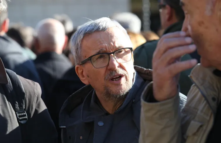 LUCIĆ ISPRAĆEN NA POSLJEDNJI POČINAK: Do&scaron;li &Scaron;erbedžija, Bernardić, Pupovac... Dežulović održao emotivni govor: 'Nazvali bismo te rođenim bratom, ali...'