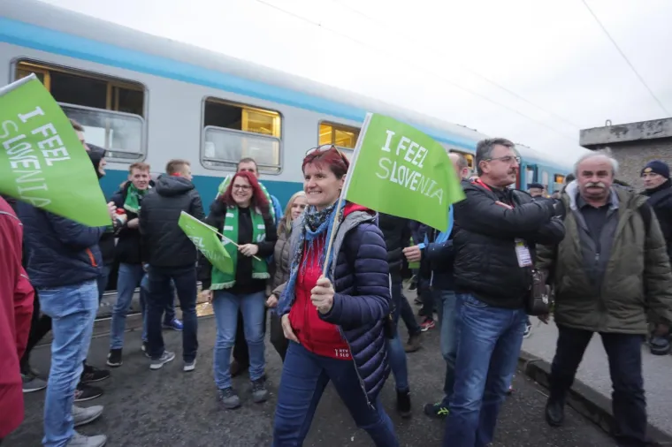 13.01.2018. Zagreb - Dolazak slovenskih navijača vlakom iz Slovenije na utakmicu Europskog rukometng prvenstva izmedju Slovenije i Makedonije