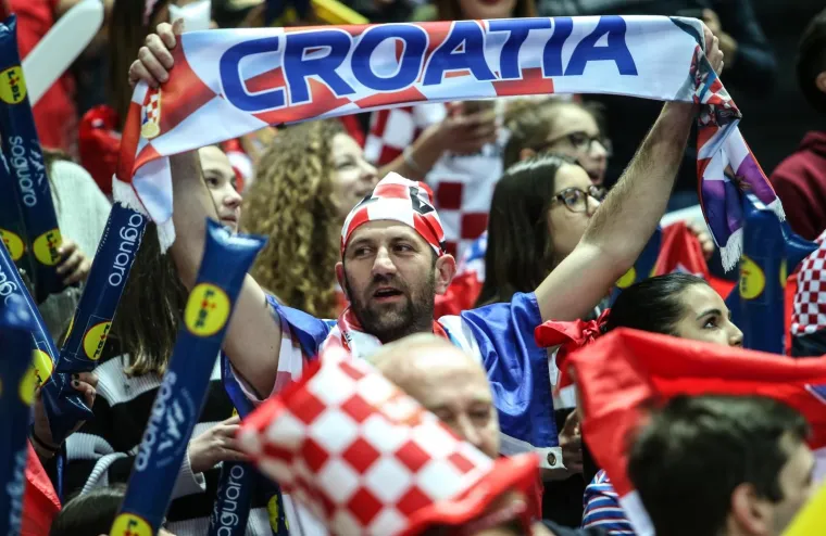 I ONA ŽIVI ZA - HRVATSKU: Spaladium Arena di&scaron;e za Kauboje