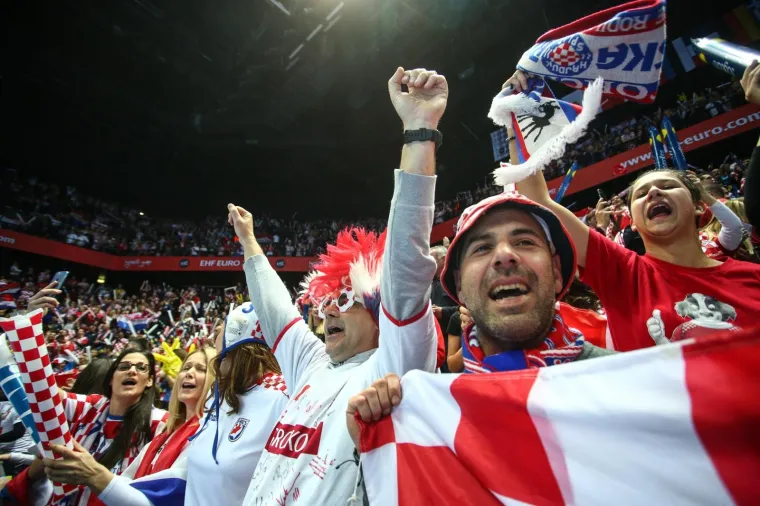 I ONA ŽIVI ZA - HRVATSKU: Spaladium Arena di&scaron;e za Kauboje