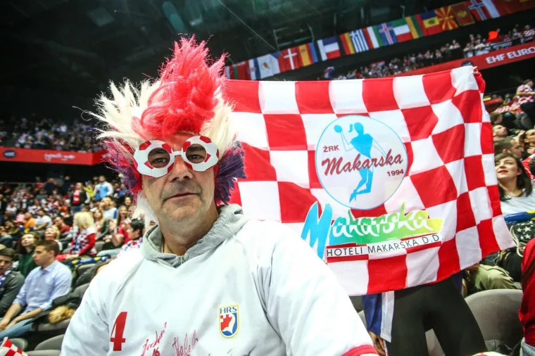 I ONA ŽIVI ZA - HRVATSKU: Spaladium Arena di&scaron;e za Kauboje