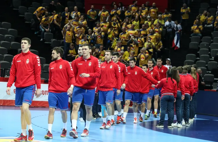 U susretu dva gubitnika iz prvog kola &Scaron;vedska je uvjerljivo, tek s pone&scaron;to problema u drugom dijelu, svladala Srbiju, koja ima samo teoretske &scaron;anse za prolazak.