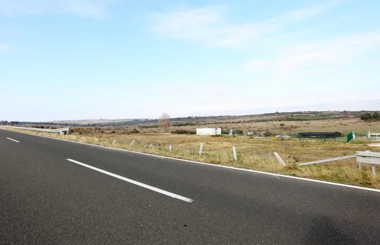 U prometnoj nesreći na Gaženičkoj cesti vozač probio za&scaron;titnu ogradu
