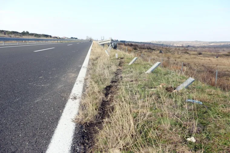 U prometnoj nesreći na Gaženičkoj cesti vozač probio za&scaron;titnu ogradu