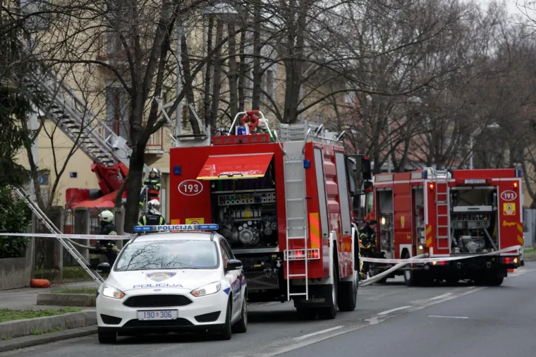 Vatrogasci iz goruće kuće u Petrovoj ulici u Zagrebu spasili čovjeka