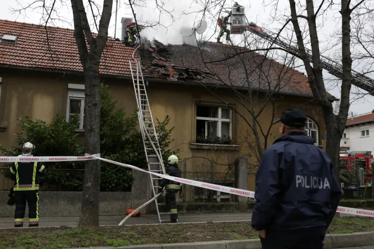 Vatrogasci iz goruće kuće u Petrovoj ulici u Zagrebu spasili čovjeka