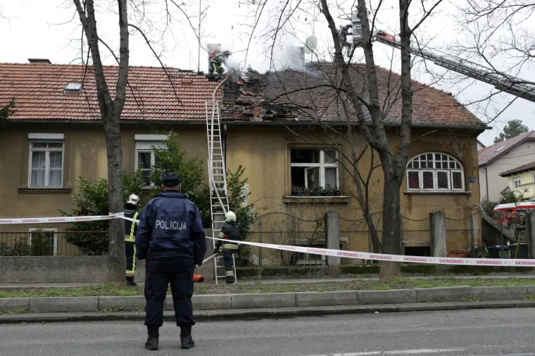 Vatrogasci iz goruće kuće u Petrovoj ulici u Zagrebu spasili čovjeka