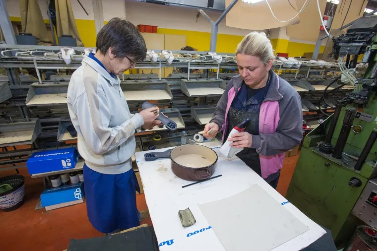 Predsjednica Republike posjetila Borovo, radnici ju iznenadili neočekivanim poklonom