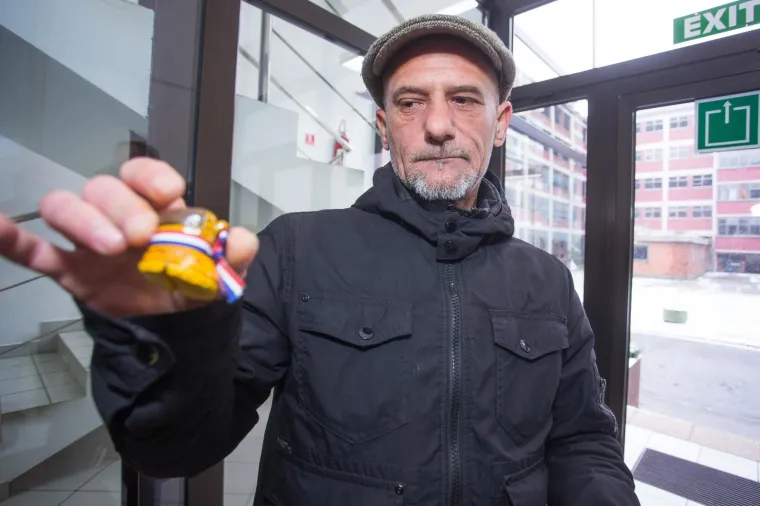 Predsjednica Republike posjetila Borovo, radnici ju iznenadili neočekivanim poklonom