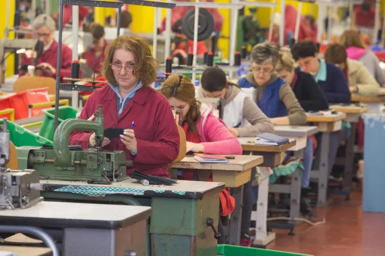 Predsjednica Republike posjetila Borovo, radnici ju iznenadili neočekivanim poklonom