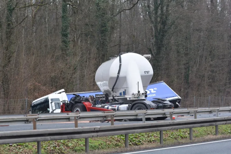 U sudaru cisterne i &scaron;lepera na A3 ozlijeđen mu&scaron;karac