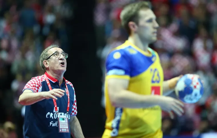 DETALJI RUKOMETNE BITKE U SPALADIUM ARENI: Plju&scaron;te udarci, plju&scaron;te golovi, tribine se tresu od pjesme