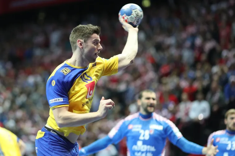 DETALJI RUKOMETNE BITKE U SPALADIUM ARENI: Plju&scaron;te udarci, plju&scaron;te golovi, tribine se tresu od pjesme