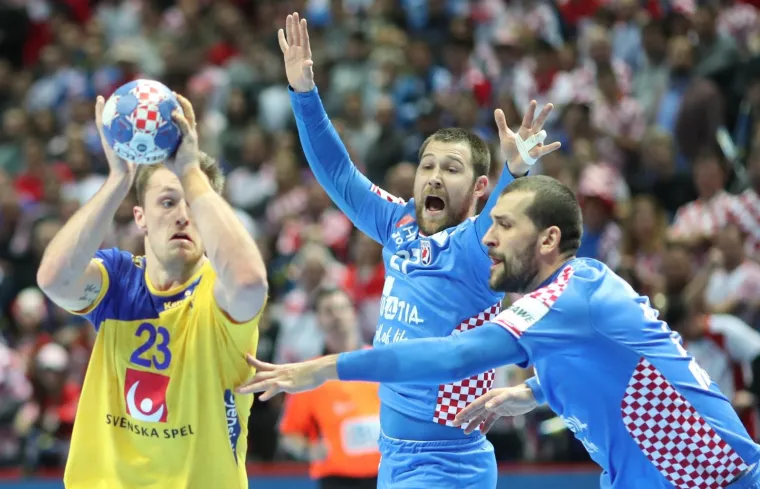 DETALJI RUKOMETNE BITKE U SPALADIUM ARENI: Plju&scaron;te udarci, plju&scaron;te golovi, tribine se tresu od pjesme