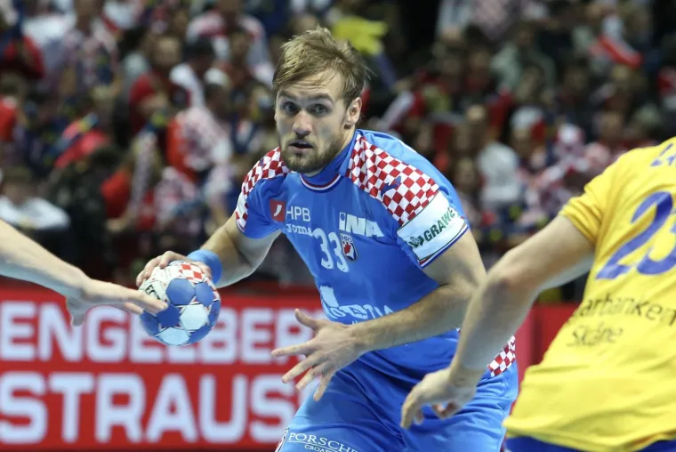 DETALJI RUKOMETNE BITKE U SPALADIUM ARENI: Plju&scaron;te udarci, plju&scaron;te golovi, tribine se tresu od pjesme