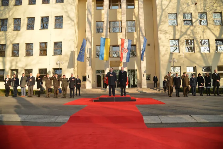 DVOJICA MINISTARA U AKCIJI: Pogledajte kako su ni&scaron;anili Krstičević i njegov ukrajinski kolega