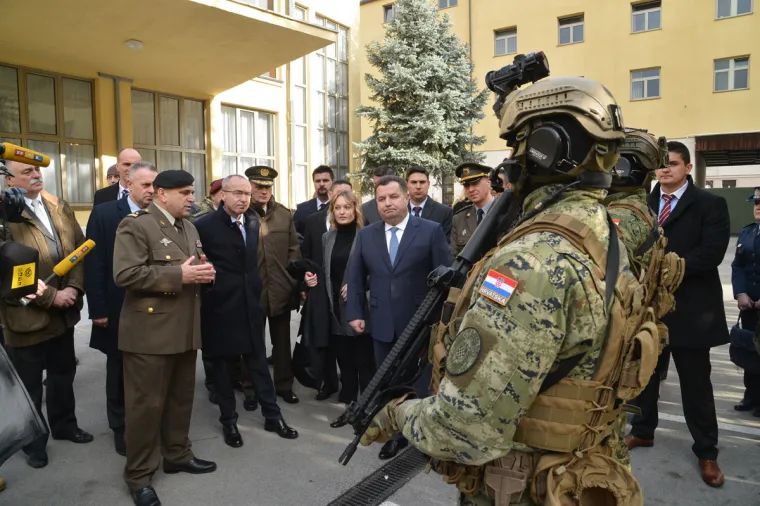 DVOJICA MINISTARA U AKCIJI: Pogledajte kako su ni&scaron;anili Krstičević i njegov ukrajinski kolega