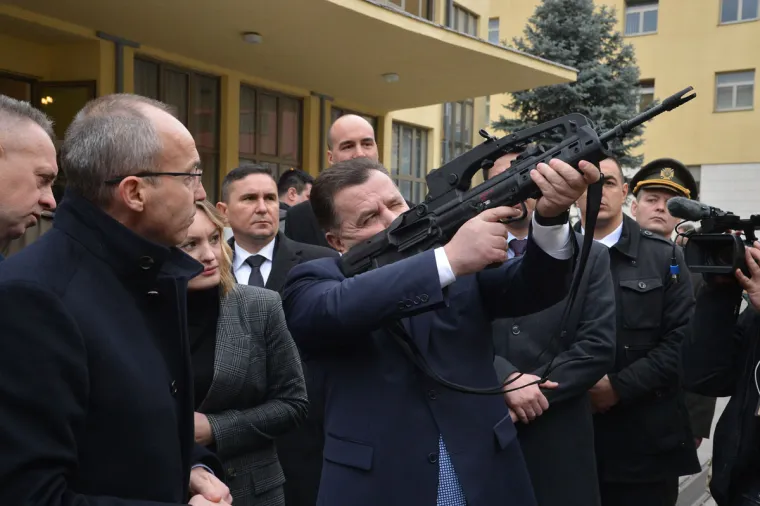 DVOJICA MINISTARA U AKCIJI: Pogledajte kako su ni&scaron;anili Krstičević i njegov ukrajinski kolega