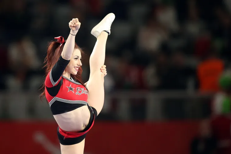 Te&scaron;ko se odlučiti koga gledati, njih ili rukometa&scaron;e: zgodne plesačice svojim nastupima začine svaki rukometni spektakl