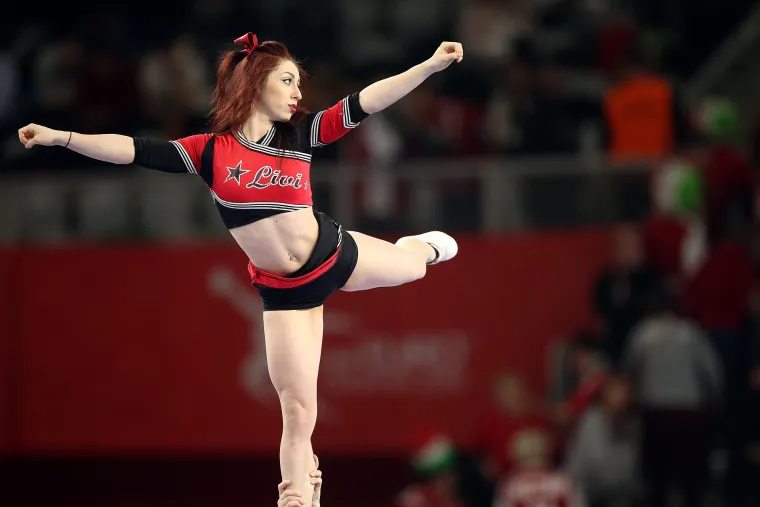 Te&scaron;ko se odlučiti koga gledati, njih ili rukometa&scaron;e: zgodne plesačice svojim nastupima začine svaki rukometni spektakl