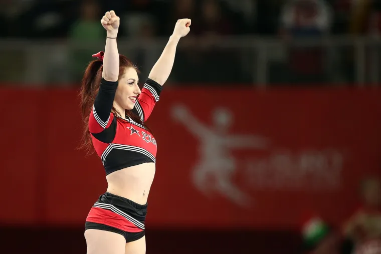 Te&scaron;ko se odlučiti koga gledati, njih ili rukometa&scaron;e: zgodne plesačice svojim nastupima začine svaki rukometni spektakl