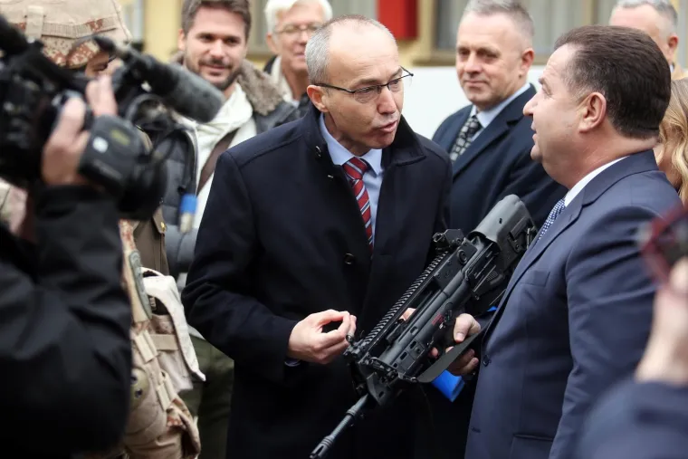 Krstičević ukrajinskom ministru obrane pokazao naoružanje proizvedeno u Hrvatskoj