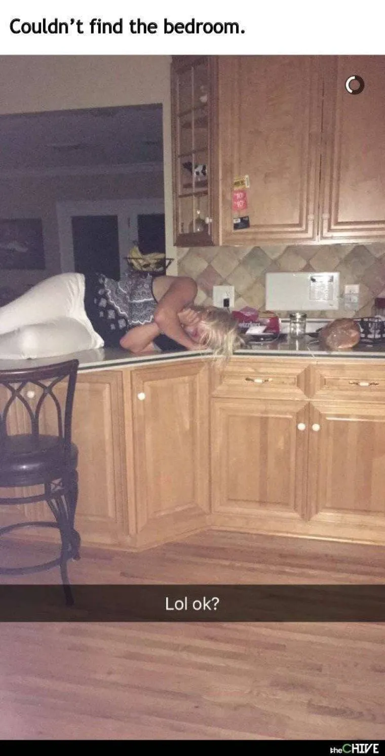 FOTOGRAFIJE ZBOG KOJIH SU HTJELI PROPASTI U ZEMLJU: Ne podnose dobro alkohol, ali nikako da odustanu