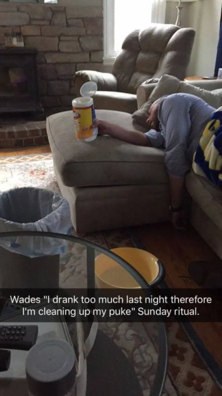 FOTOGRAFIJE ZBOG KOJIH SU HTJELI PROPASTI U ZEMLJU: Ne podnose dobro alkohol, ali nikako da odustanu