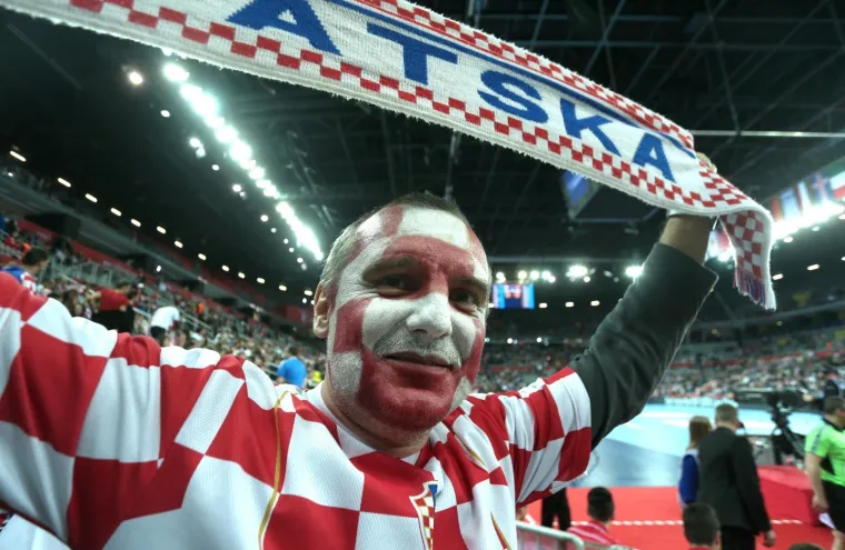 KAUBOJI POČELI BORBU ZA POLUFINALE: Navijači ostali doma, pogledajte kako izgledaju tribine u Areni