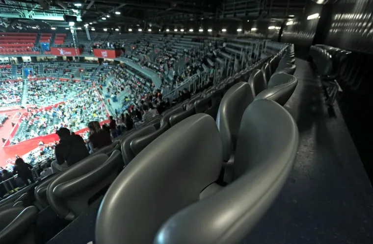 KAUBOJI POČELI BORBU ZA POLUFINALE: Navijači ostali doma, pogledajte kako izgledaju tribine u Areni