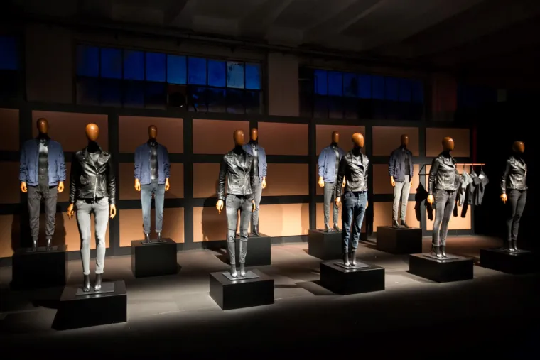 Victorijine anđelice, Bar Refaeli i Adrien Brody na zanimljivom modnom eventu