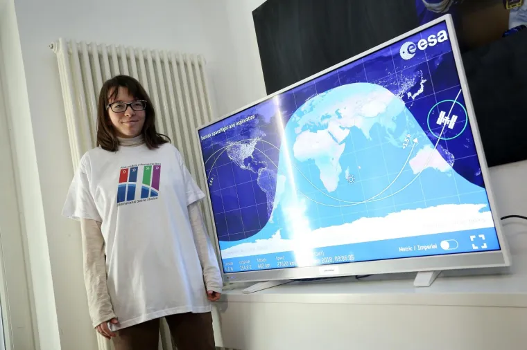 Učenici zagrebačke informatičke &scaron;kole uživo razgovarali s astronautom Scottom Tingleom