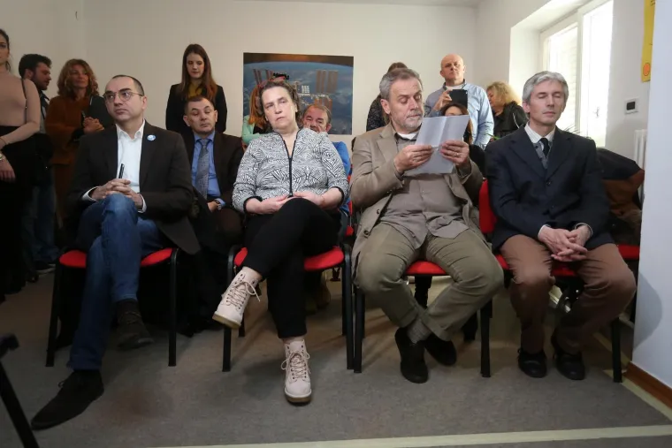 Učenici zagrebačke informatičke &scaron;kole uživo razgovarali s astronautom Scottom Tingleom