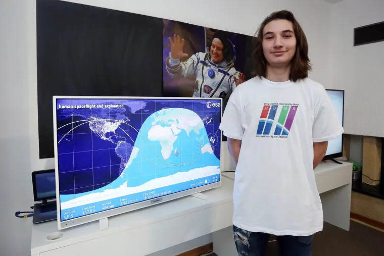 Učenici zagrebačke informatičke &scaron;kole uživo razgovarali s astronautom Scottom Tingleom