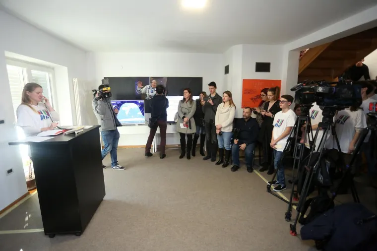 Učenici zagrebačke informatičke &scaron;kole uživo razgovarali s astronautom Scottom Tingleom